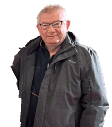 Portrait von Markus Geisinger, graue Outdoor-Jacke, trägt Brille