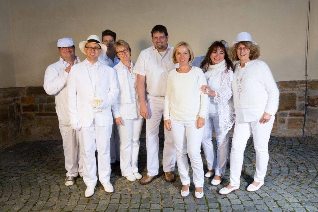 Foto vom Kino, Kunst und Kultur Team in Weilheim beim Diner en Blanc, Event